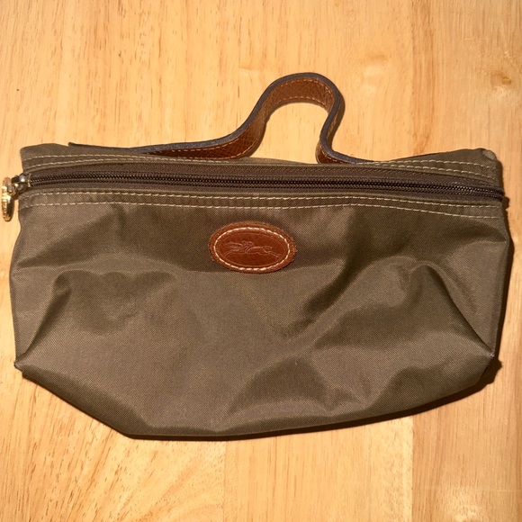 Longchamp Tan Nylon Cosmetic Bag – Leather Handle - Picture 4 of 5